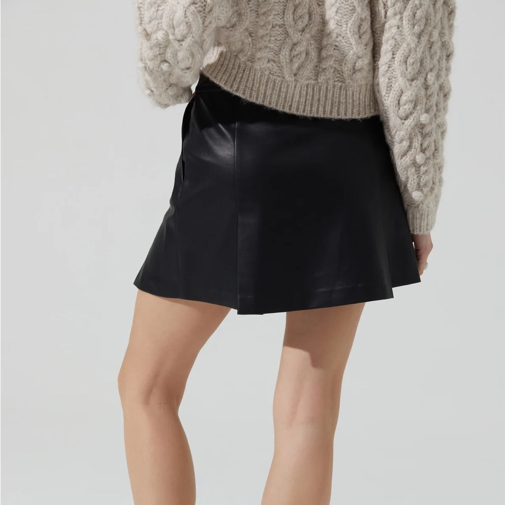 ASTR Mikita Faux Leather Pleated Skirt XS